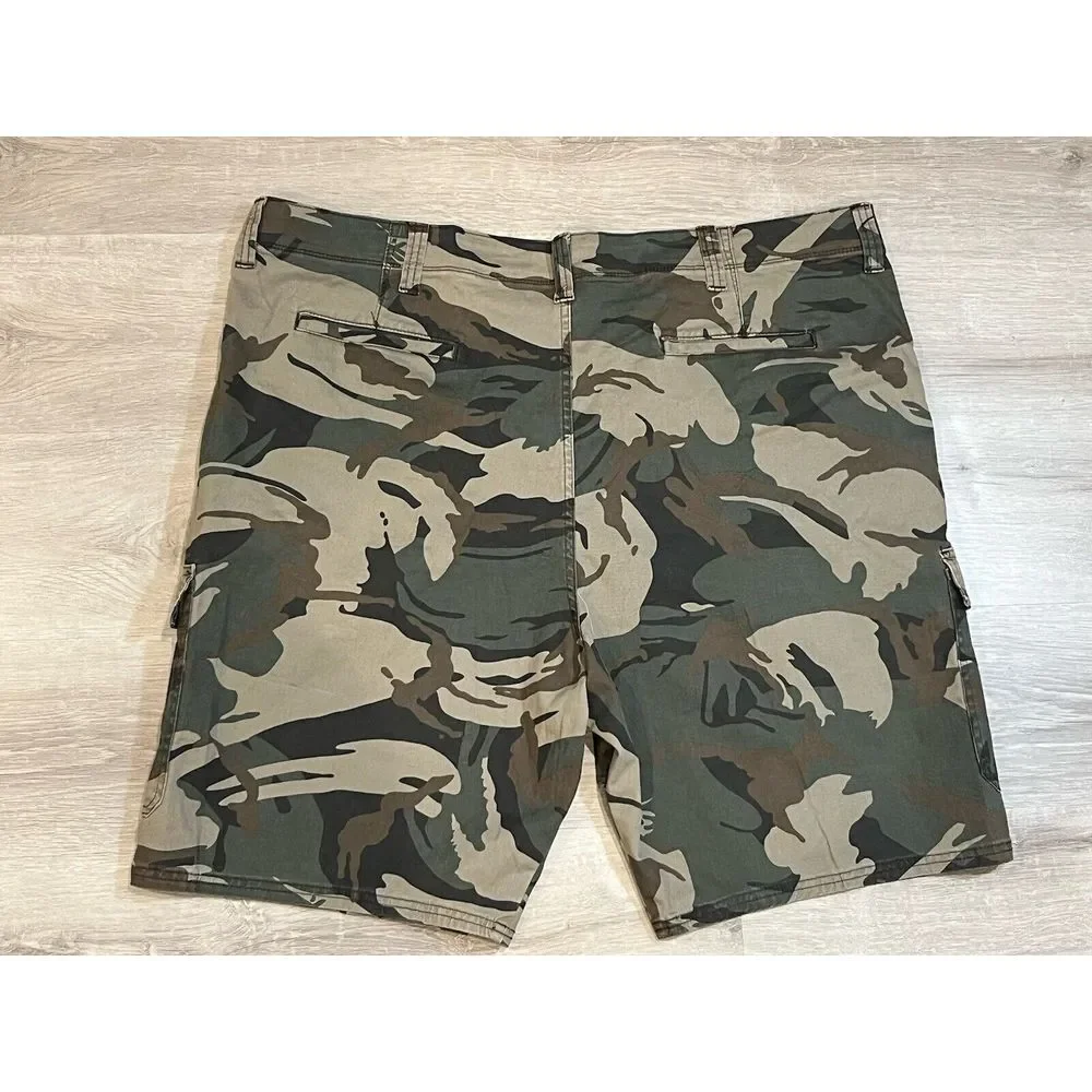 Wrangler‎ Shorts Men's 46 Green Camo Cargo Relaxed Fit Outdoor Hiking